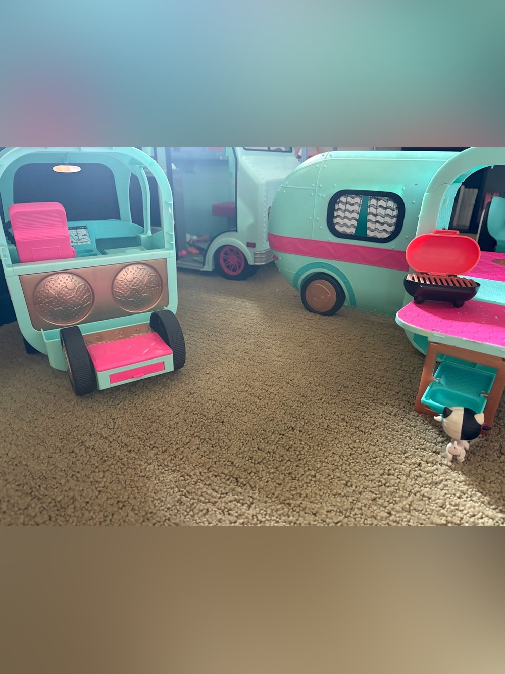 L.O.L. Surprise! Mint Camper Van, Car and Furniture - Picture 6 of 15